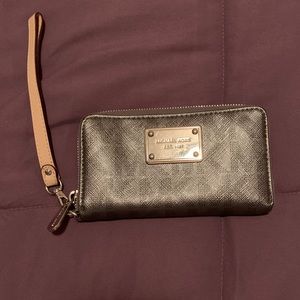 WALLET // Michael Kors